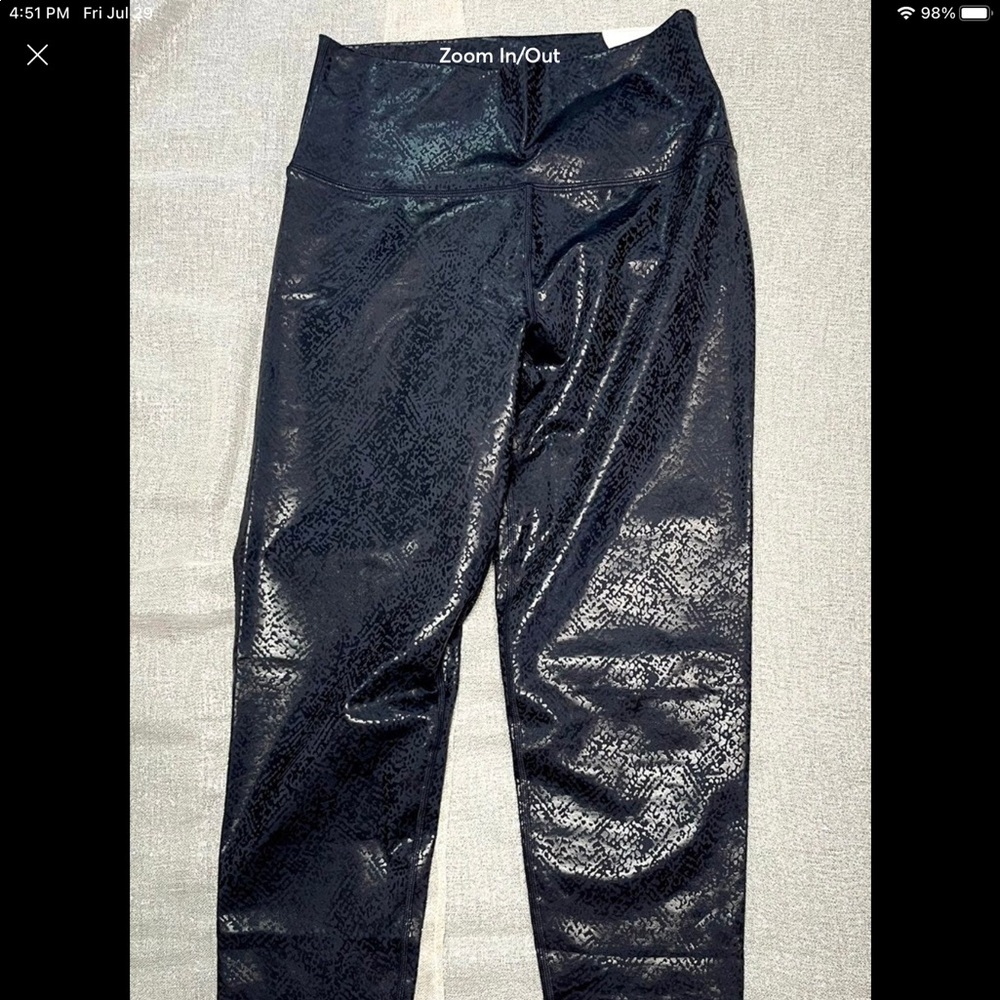 Woman’s leggings. Small
